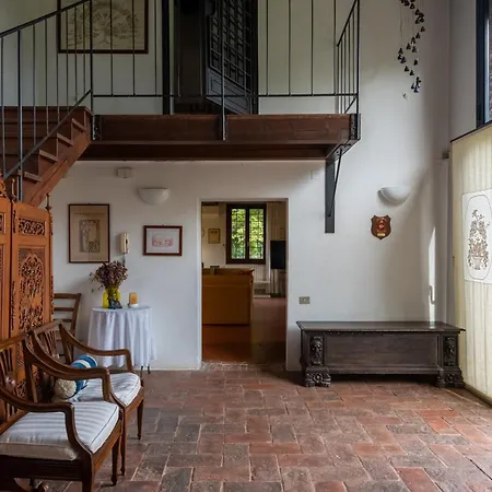 Old Well Country Mansion 3200squarefeet *