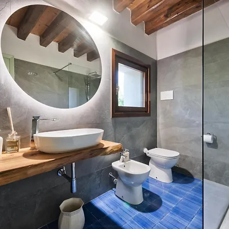 Old Well Country Mansion 3200squarefeet San Pietro Viminario